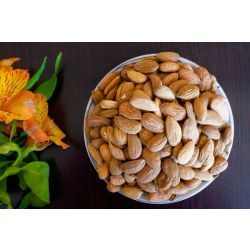 بادام و مغز بادام درختی